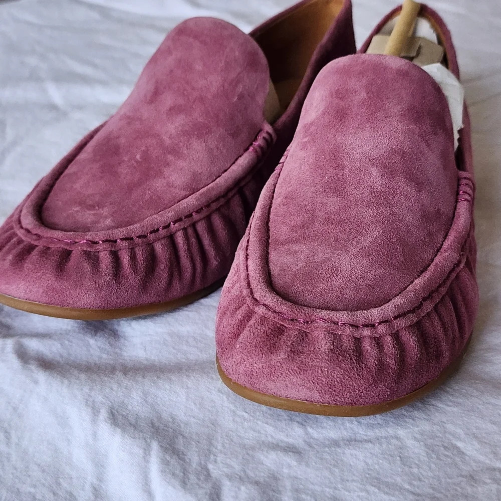 UGG slip-on pink purple suede flat loafer size 7 New - Picture 3 of 10